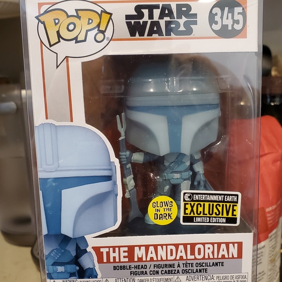 Funko pop Star Wars the Mandalorian GITD #345 - Picture 3 of 7